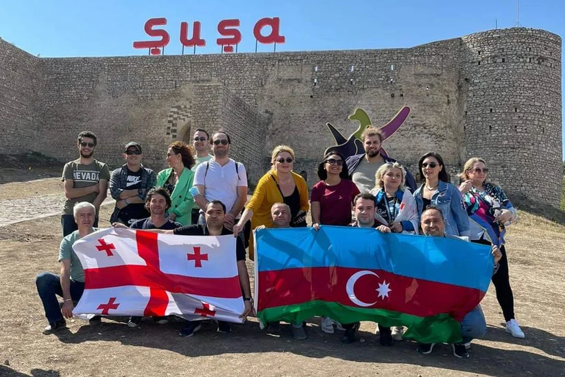 Gürcüstanlı jurnalist və ekspertlər Şuşanı ziyarət edib