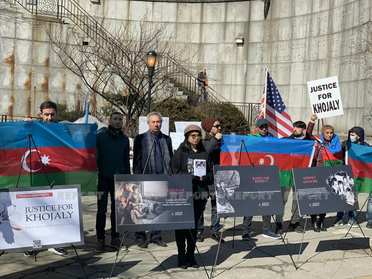 BMT-nin binası önündə Xocalıya həsr olunmuş sərgi təşkil edilib