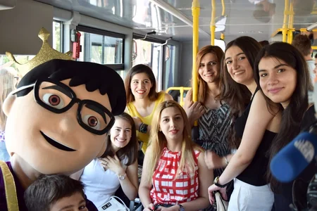 Baku launches chess bus