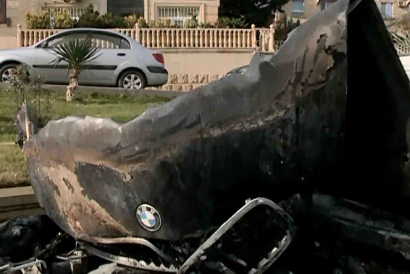 Bakıda avtomobil yanıb