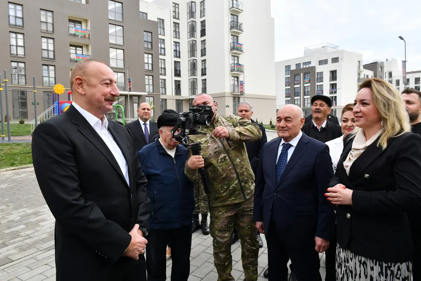 Президент Азербайджана: Каким бы сильным ни было государство, Победу завоевывают солдаты, офицеры