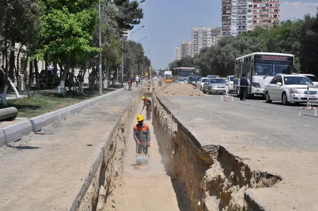 ​Azadlıq prospektində su xətləri dəyişdirilir