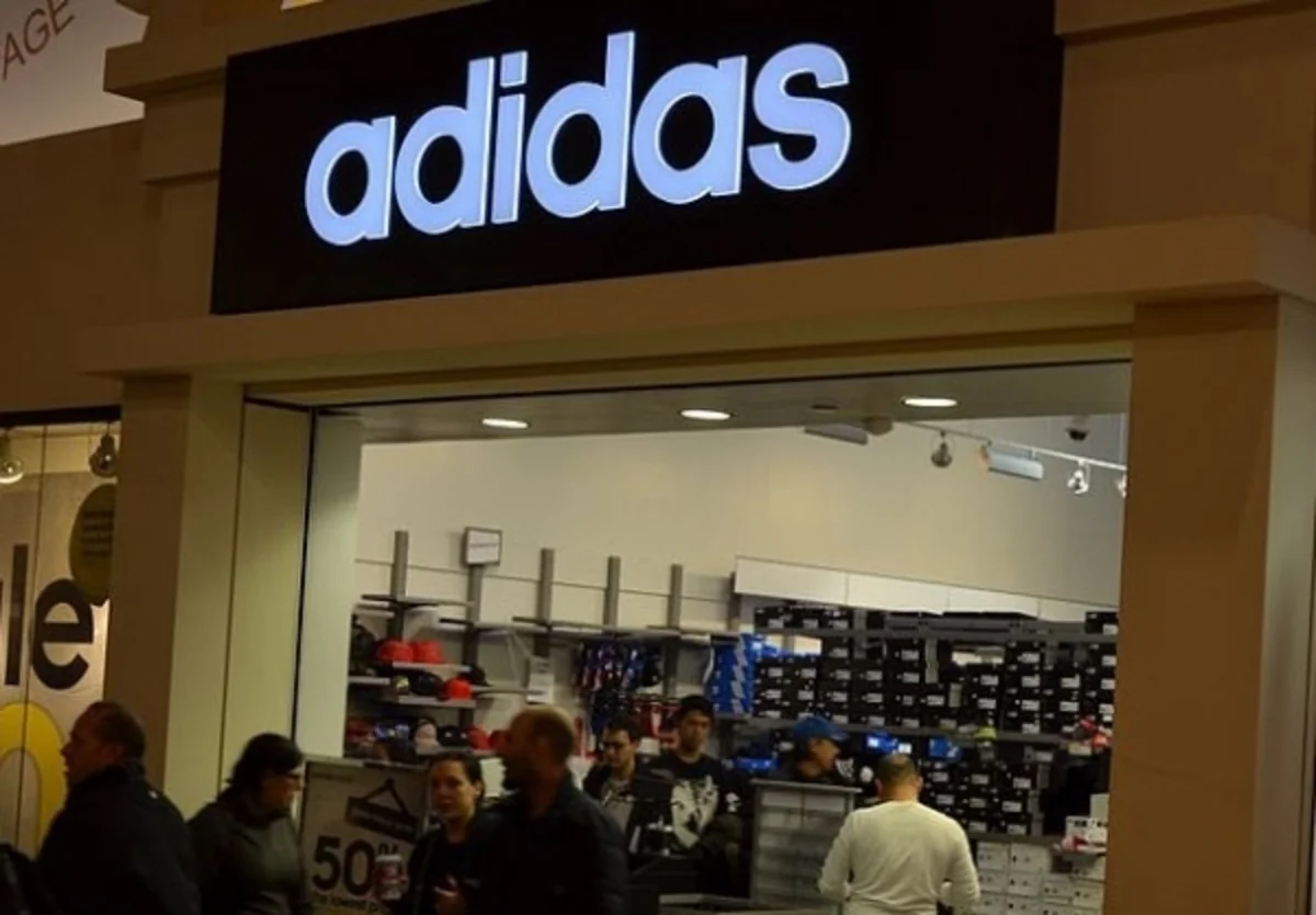 Потери Adidas в Китае могут составить порядка 0,5 млрд долларов