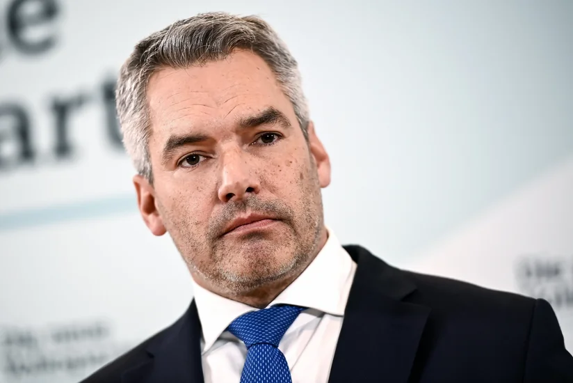 Канцлер Австрии после инцидента на ЗАЭС призвал к переговорам и деэскалации