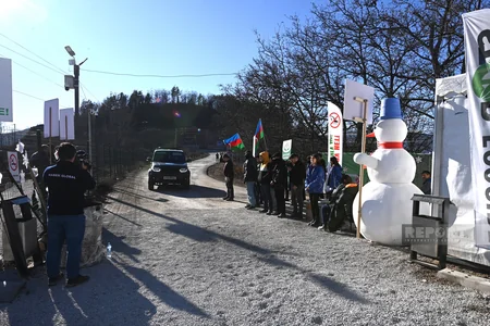 На дороге Ханкенди-Лачын вновь созданы условия для проезда автомобилей снабжения российских миротворцев