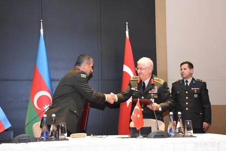 Azərbaycan, Türkiyə və Gürcüstan hərbi rəhbərlərinin Bakı görüşünə dair protokol imzalanıb