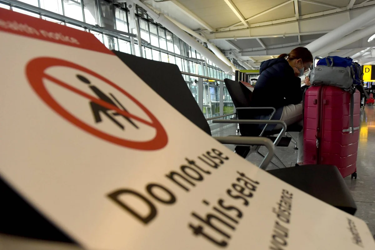 Japan stops issuing visas to foreigners