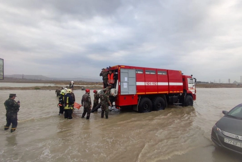 Su kəmərində qəza: Yolda nəqliyyat vasitələrinin hərəkəti tam bərpa edilib - FOTO - YENİLƏNİB-6