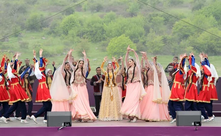 Şuşada “Xarıbülbül” Beynəlxalq Musiqi Festivalının qala-konserti olub