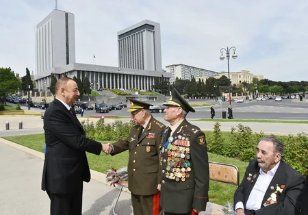 Prezident İlham Əliyev 9 May - Qələbə bayramı münasibətilə Bakıda keçirilən mərasimdə iştirak edib - YENİLƏNİB