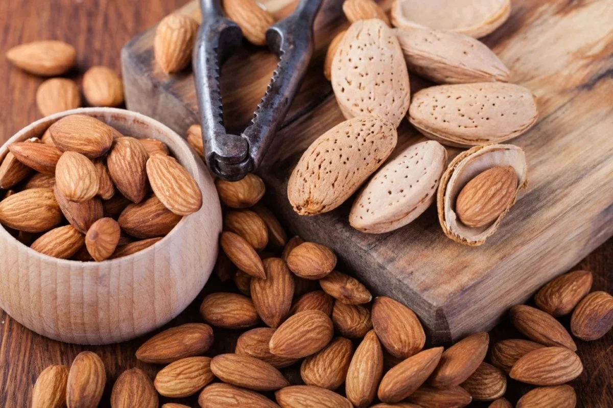 Azerbaijan begins supplying almonds to Netherlands