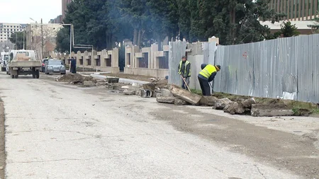 Yararsız vəziyyətdə olan Süleyman Vəzirov küçəsində təmirə başlanılıb - VİDEO