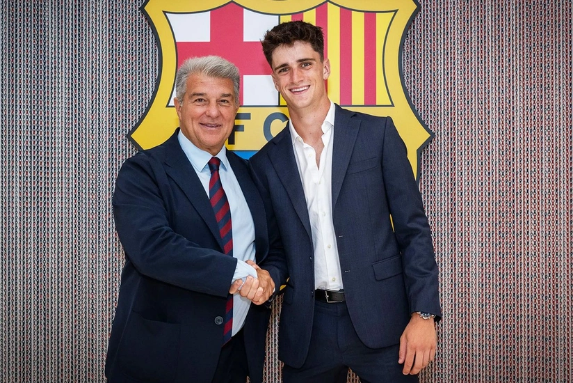 Barselona yeni hücumçu transfer edib