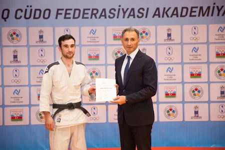 IJF Akademiyasının proqramında iştirak edən məşqçilərə sertifikatlar təqdim olunub