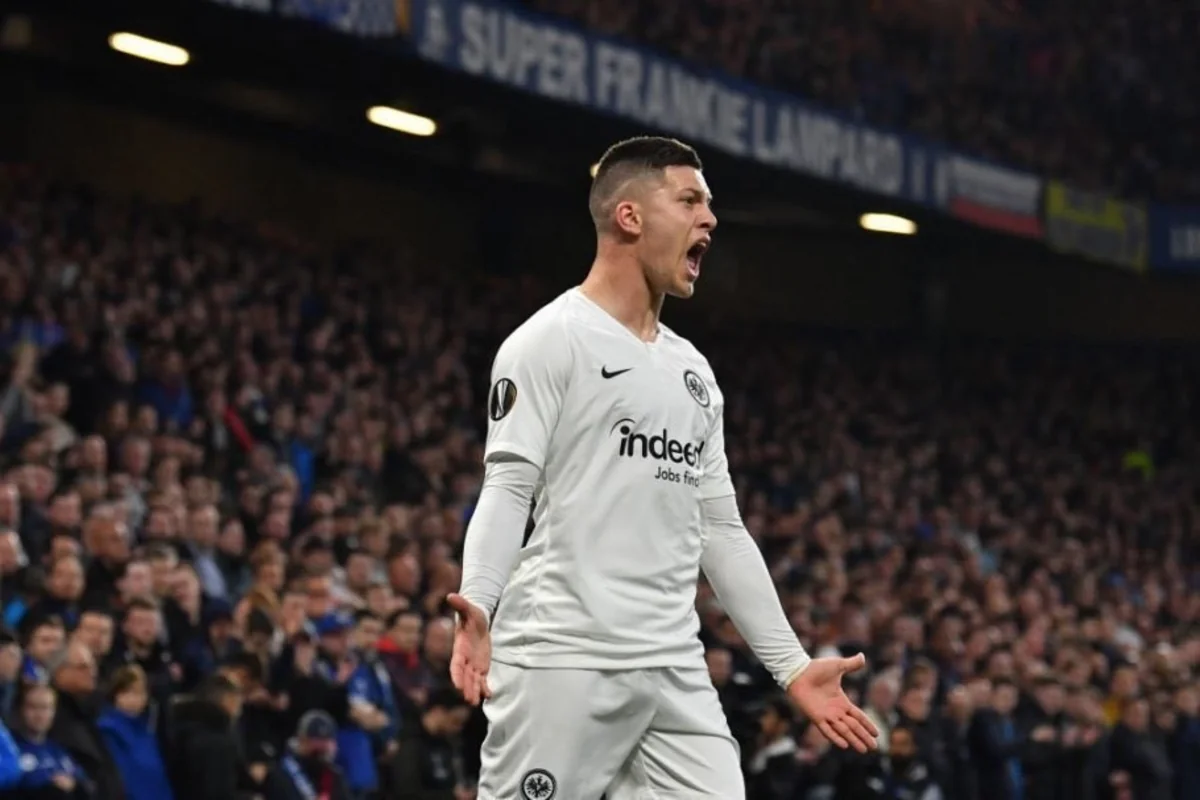 Real Madridin futbolçusunun evdə məşq zamanı ayağı sınıb