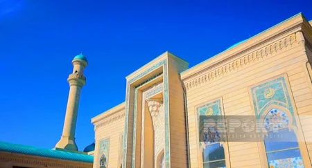 Cənubi Qafqazın ən böyük məscidlərindən biri olan Heydər Məscidindən - FOTOREPORTAJ
