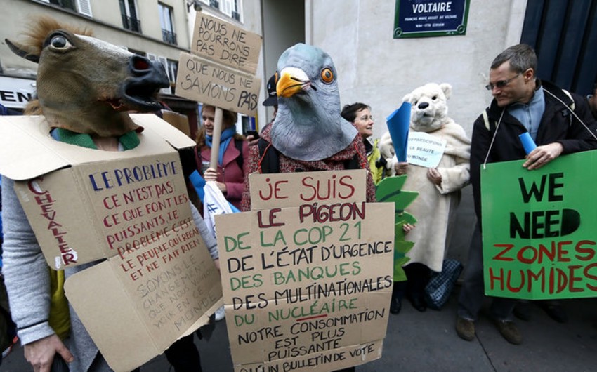 Paris polisi yaşılların mitinqindəki iğtişaşlardan sonra 300-dən çox adamı saxlayıb
