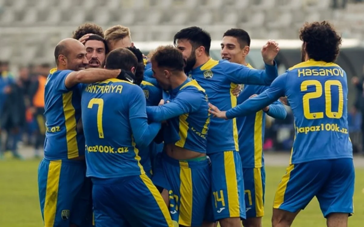 Kəpəzin müdafiəçisi Zirə ilə matçda qırmızı vərəqə alıb
