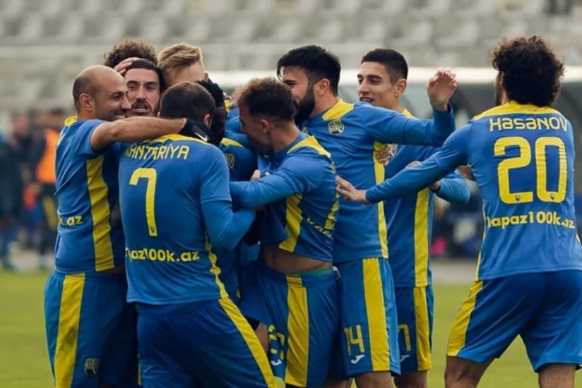 Kəpəzin müdafiəçisi Zirə ilə matçda qırmızı vərəqə alıb