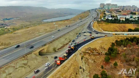 Bakıda Nazim Hikmət küçəsindən dairəvi yola çıxışda genişləndirmə işləri yekunlaşır