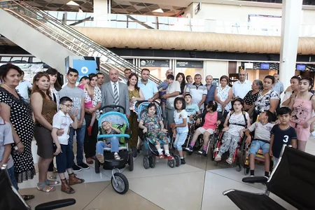 Sağlamlıq imkanları məhdud 25 uşaq Türkiyəyə bərpa müalicəsinə yola salınıb