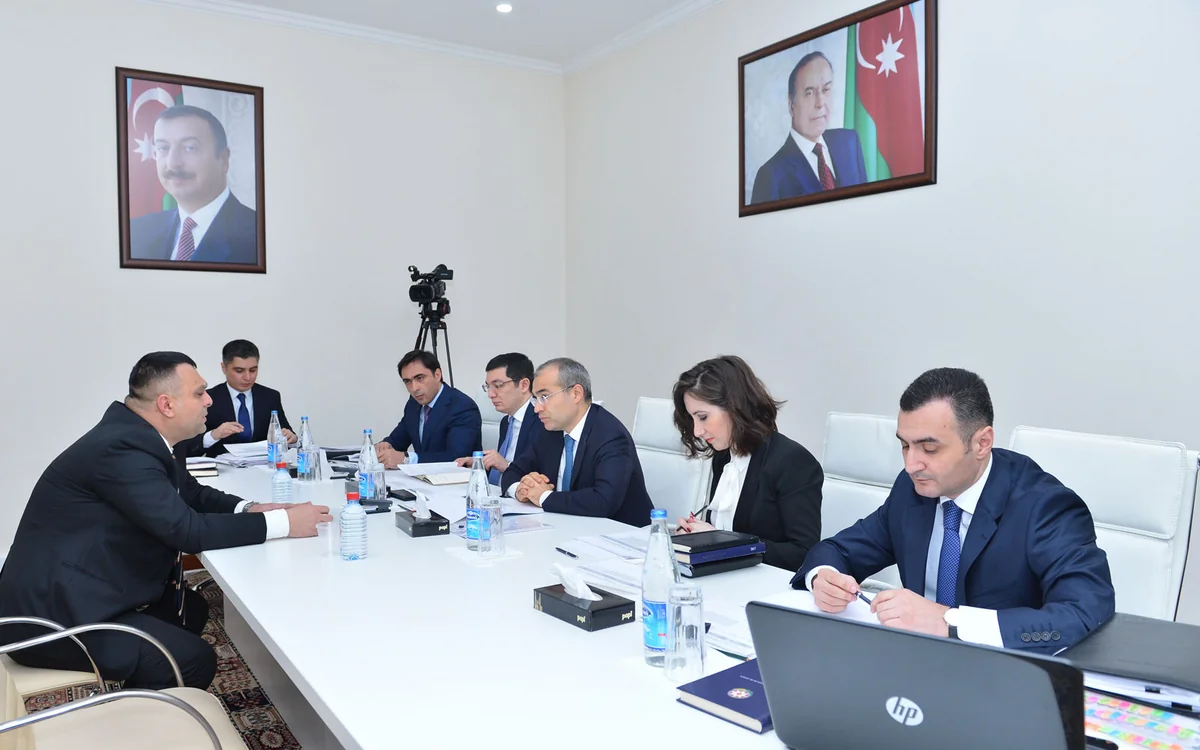 Vergilər naziri Şirvanda vətəndaşları qəbul edib