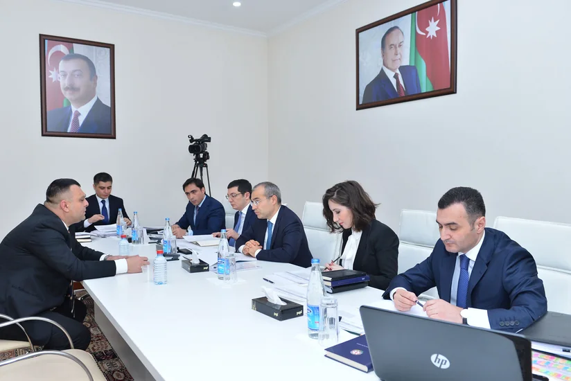 Vergilər naziri Şirvanda vətəndaşları qəbul edib