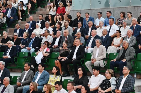 Prezident və birinci xanım Müslüm Maqomayevin xatirəsinə həsr olunan gecədə iştirak edib