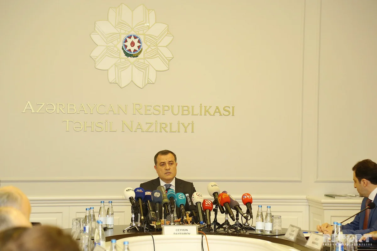 Təhsil naziri məktəb direktorunun fiziki təzyiqə məruz qalmasına münasibət bildirib