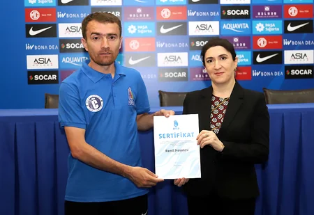 AFFA klublara lisenziyalar təqdim edib