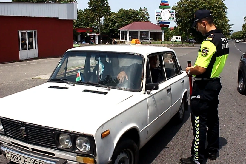 Qaxda yol polisi reyd keçirib, maska taxmayanlar cərimələnib