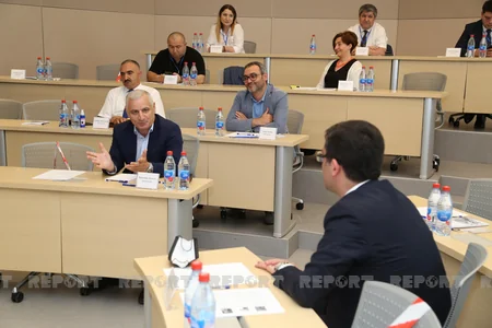 “Mediada islahatlara doğru” mövzusunda seminarlar davam edir