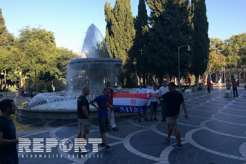 ​Несмотря на предупреждение федерации, хорватские болельщики приехали в Баку - ФОТО