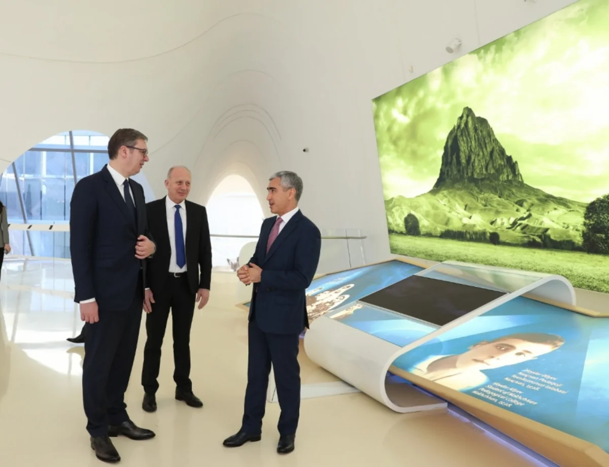 Serbiya Prezidenti Heydər Əliyev Mərkəzi ilə tanış olub