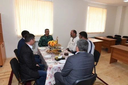 Elchin Guliyev checks combat activity of checkpoints on the border with Armenia