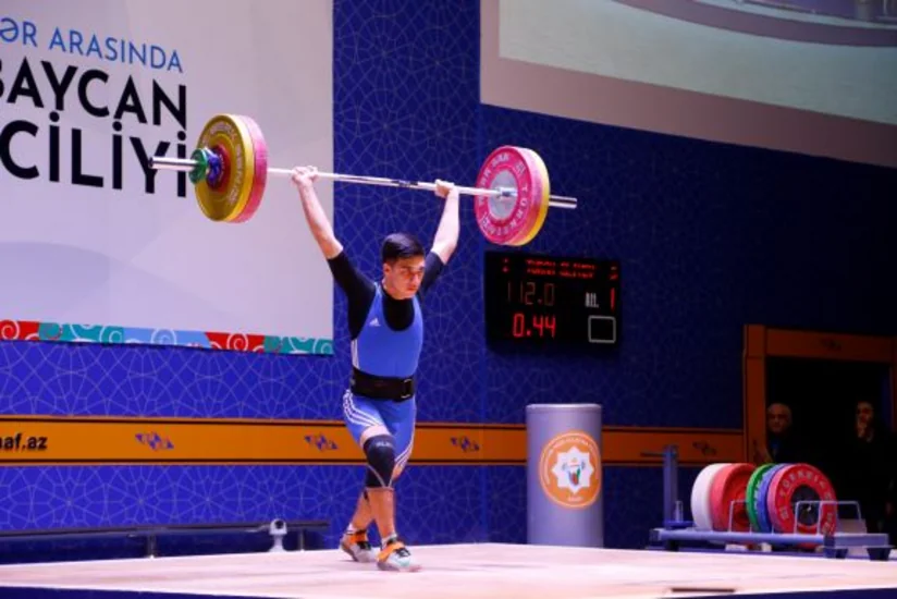 Подведены итоги второго дня чемпионата Азербайджана по тяжелой атлетике