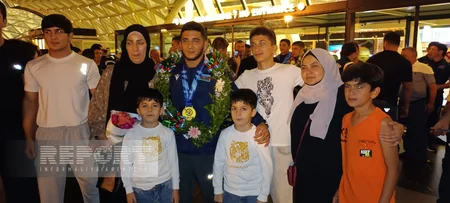 Avropa çempionu olan güləşçilərimiz Vətənə qayıdıblar