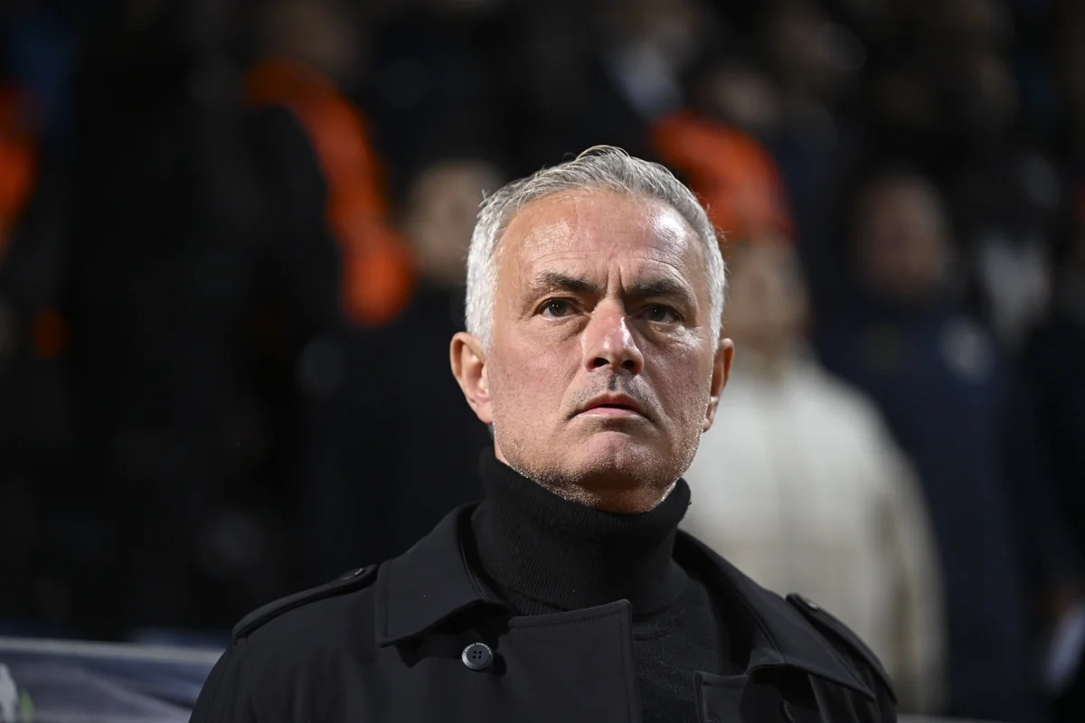 Joze Mourinyo karyerasını İngiltərədə davam etdirə bilər