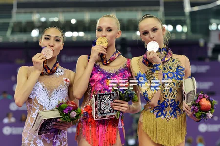 Azərbaycan gimnastı Bakı 2015də gümüş medal qazanıb