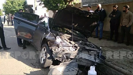 ДТП в Лянкяране: автомобиль упал в канаву