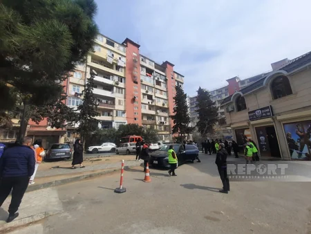 Bakıda yaşayış binasında yanğın olub, 6 nəfər təxliyə edilib - VİDEO - YENİLƏNİB-2