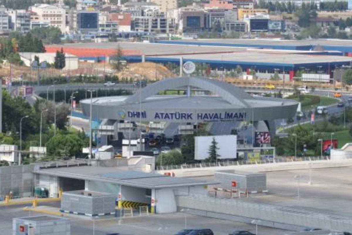 Türkiyənin hava limanlarında təhlükəsizlik tədbirləri gücləndirilib