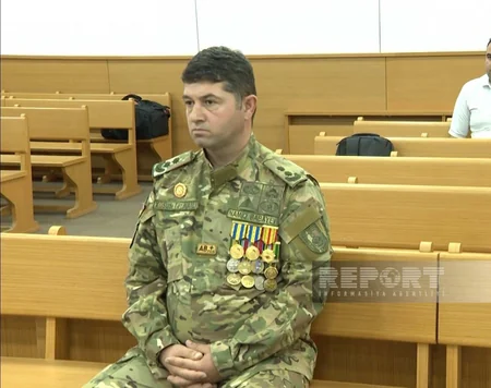 Qazinin çənəsini sındırmaqda təqsirləndirilən idmançının məhkəməsi başlayıb