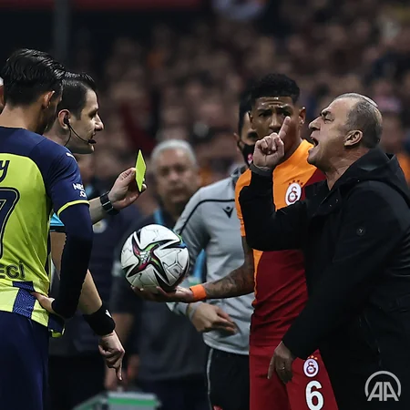 Türkiyə Super Liqası: Qalatasaray öz meydanında Fənərbağçaya uduzub