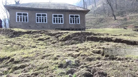 Astarada torpaq sürüşməsi olub, ailələr təhlükə ilə üzləşib