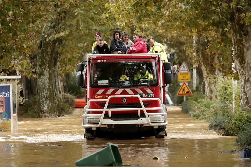 На юге Франции девять человек погибли из-за непогоды