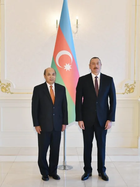 Prezident İlham Əliyev 4 ölkənin yeni səfirinin etimadnaməsini qəbul edib