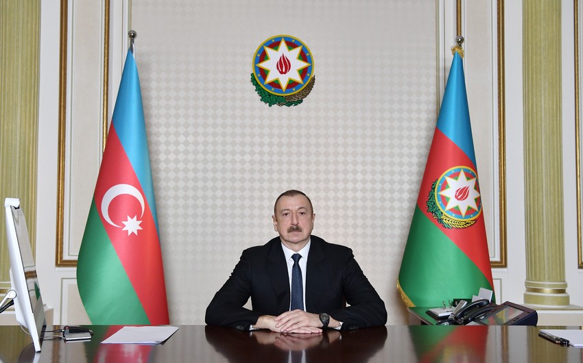 İlham Əliyev KİV nümayəndələrini təltif etdi