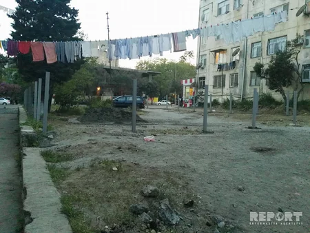 Nəsimi rayonunda sakinlər binaların arasında tikintinin başlanmasına görə etiraz aksiyası keçirirlər - FOTO