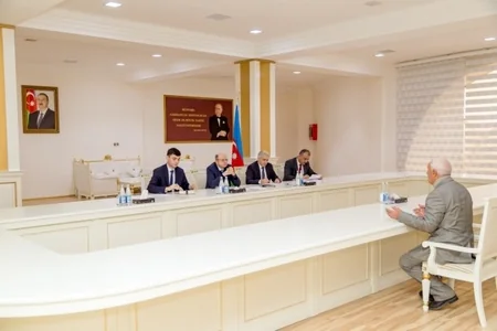 Energetika naziri Salyanda vətəndaşları qəbul edib